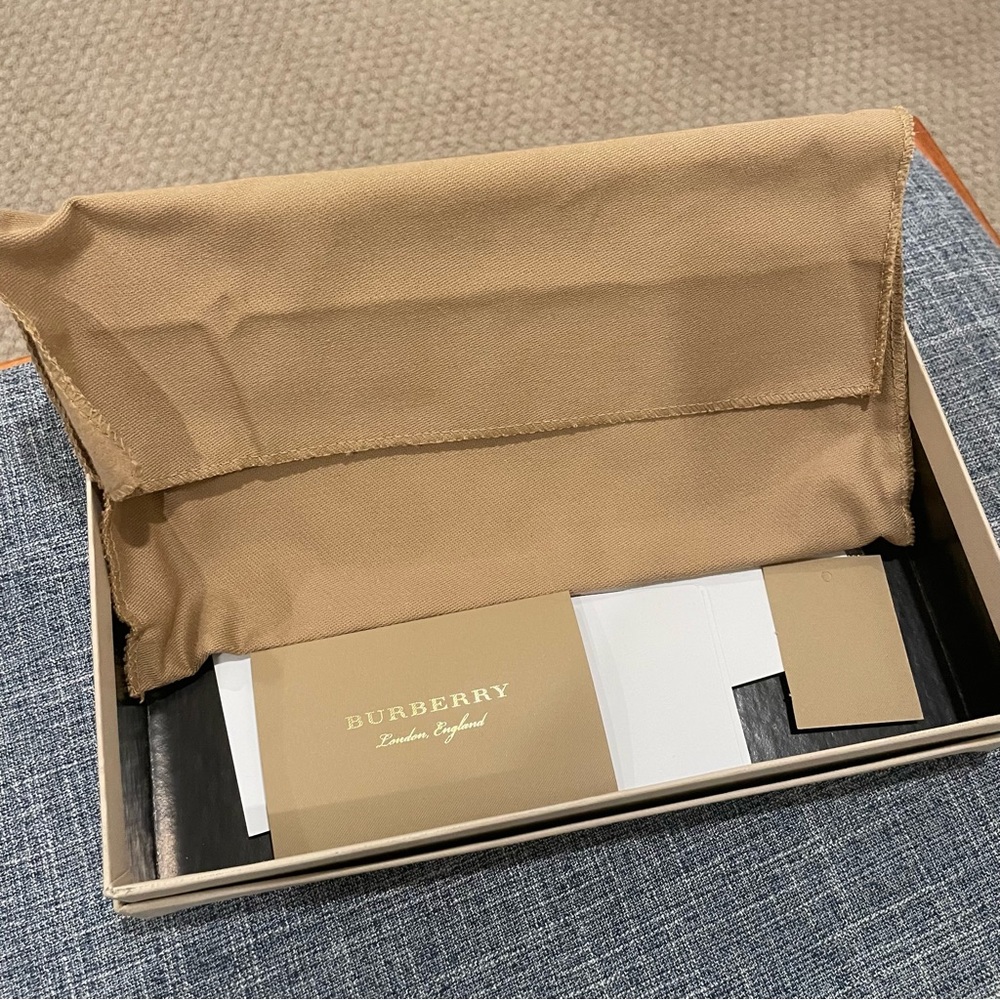 Burberry Wallet - Picture 12 of 12